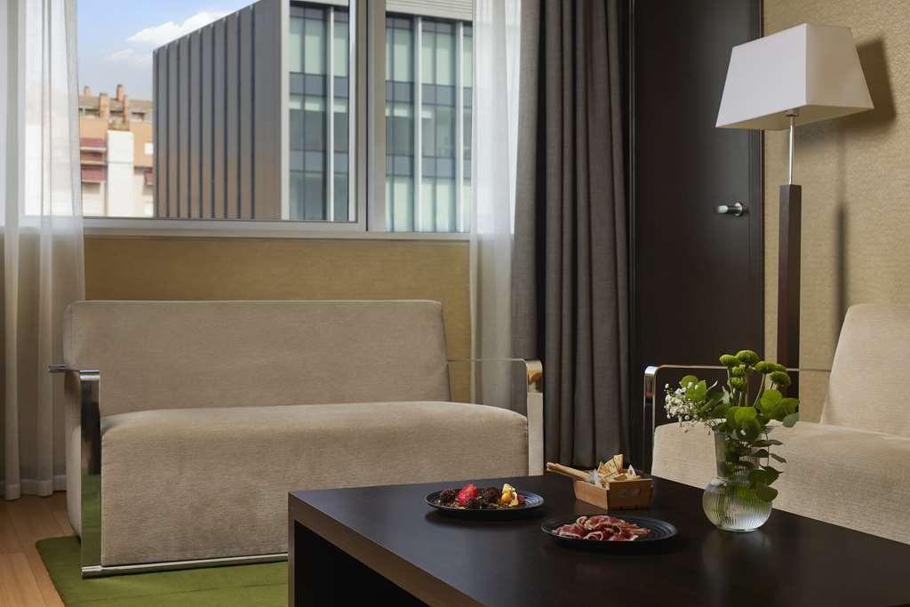 Nh Ribera Del Manzanares Hotel Madrid Room photo